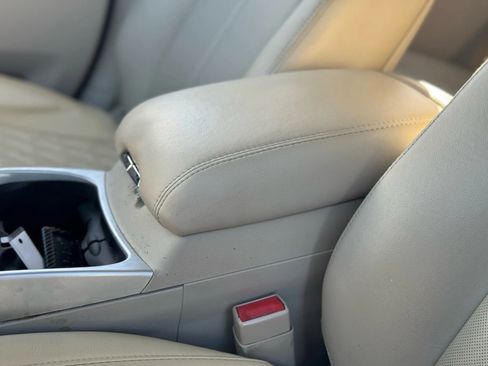 Used 2012 Cadillac SRX Luxury image 21