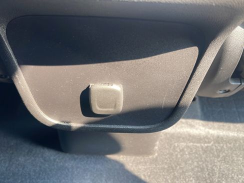 Used 2018 Chevrolet Equinox LT AWD/4WD image 27