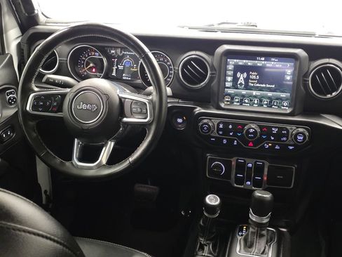 Used 2020 Jeep Gladiator Overland image 5