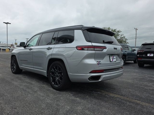 Used 2025 Jeep Grand Cherokee L Summit AWD/4WD image 2