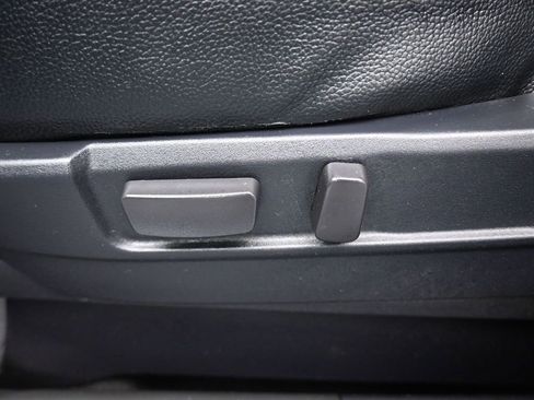 Used 2015 Mitsubishi Outlander SE image 12