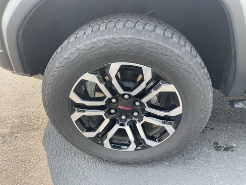 Certified 2025 GMC Canyon AT4 w/ Nightfall Edition AWD/4WD image 34