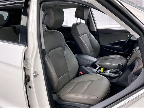 Used 2018 Hyundai Santa Fe AWD image 7