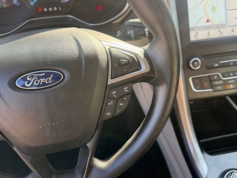 Used 2018 Ford Fusion SE FWD image 26