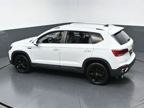 Used 2022 Volkswagen Taos SE image 40