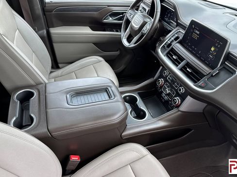 Certified 2024 GMC Yukon XL SLT w/ SLT Premium Package AWD/4WD image 19