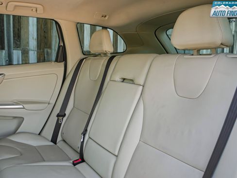 Used 2015 Volvo XC60 T5 AWD/4WD image 23