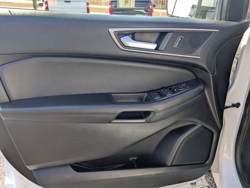 Used 2022 Ford Edge SEL image 11