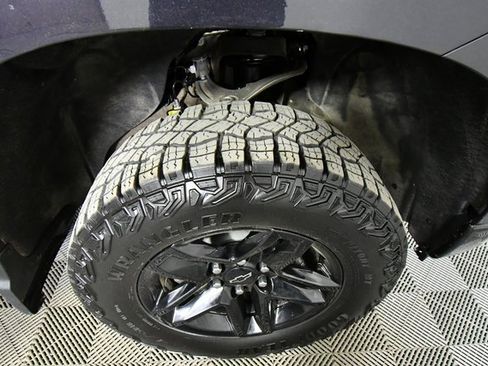 Used 2024 Chevrolet Silverado 1500 LT Trail Boss w/ Convenience Package II image 17