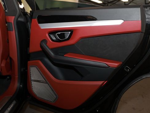 Used 2019 Lamborghini Urus image 21