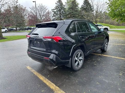 Used 2024 Toyota RAV4 SE w/ Weather & Moonroof Package AWD/4WD image 3