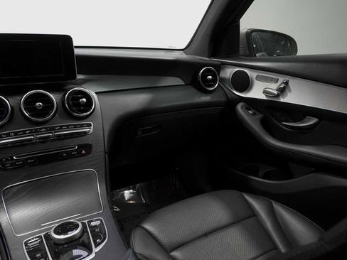 Used 2019 Mercedes-Benz GLC 300 image 29