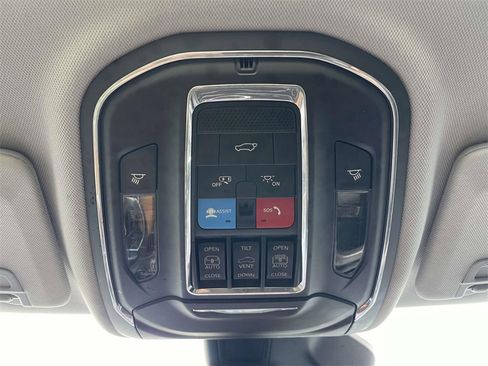 Used 2022 Jeep Grand Cherokee Limited 4xe image 32