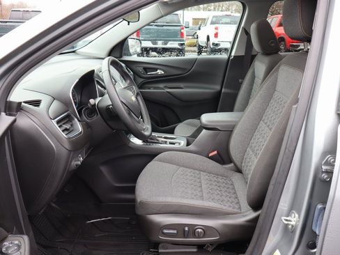 Used 2023 Chevrolet Equinox LT image 4