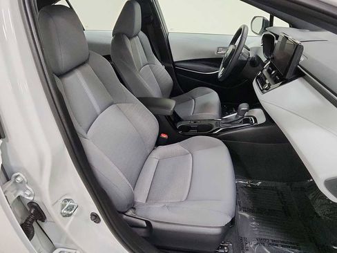 Certified 2025 Toyota Corolla SE image 29