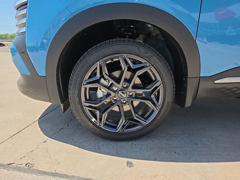 New 2026 Nissan Kicks SR w/ SR Premium Package FWD image 29