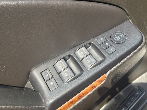 Used 2019 Chevrolet Tahoe Premier w/ Premier Plus Edition AWD/4WD image 15
