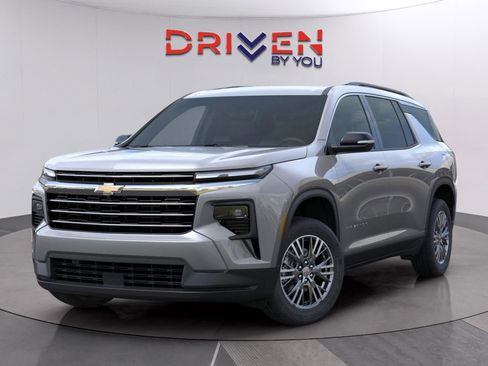 New 2026 Chevrolet Traverse LT w/ LPO, Floor Liner Package image 7