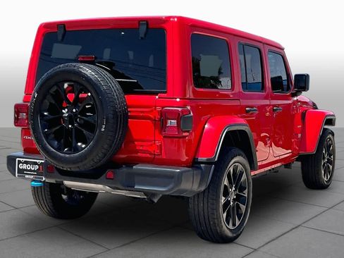 Used 2024 Jeep Wrangler Unlimited Sahara AWD/4WD image 13