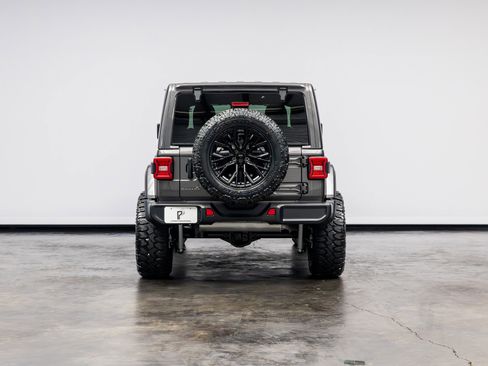 Used 2025 Jeep Wrangler Sahara image 16