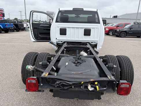 New 2024 RAM 3500 Tradesman image 21