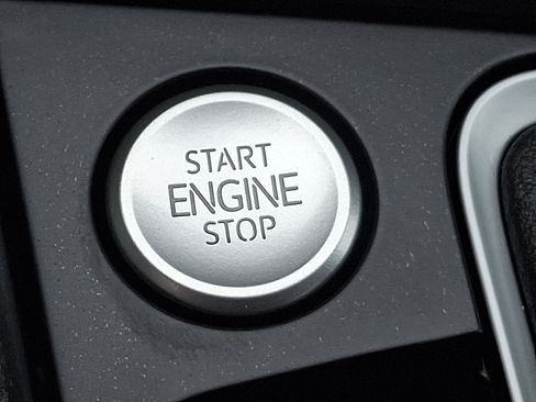 Used 2024 Volkswagen Jetta SEL image 24