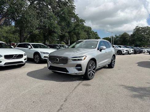 Certified 2023 Volvo XC60 B5 Ultimate w/ Climate Package image 2