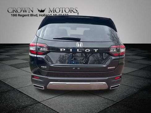 New 2026 Honda Pilot Touring image 8