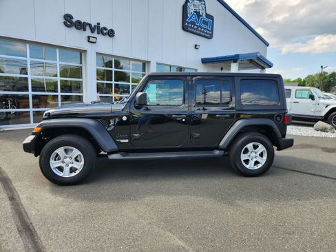 Used 2021 Jeep Wrangler Unlimited Sport image 8