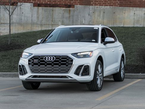 Certified 2025 Audi SQ5 Premium Plus image 7