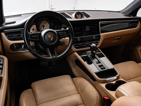 Certified 2023 Porsche Macan GTS AWD/4WD image 4