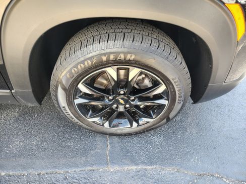 Used 2022 Chevrolet TrailBlazer LT AWD/4WD image 5