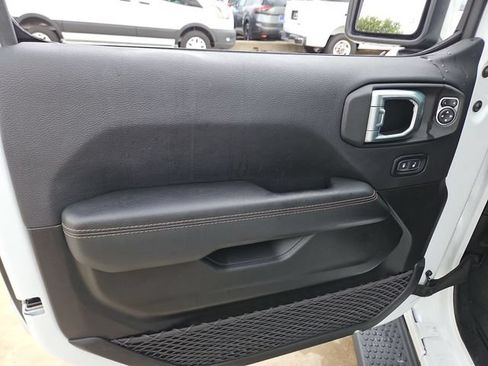 Used 2023 Jeep Wrangler Unlimited Sahara AWD/4WD image 21