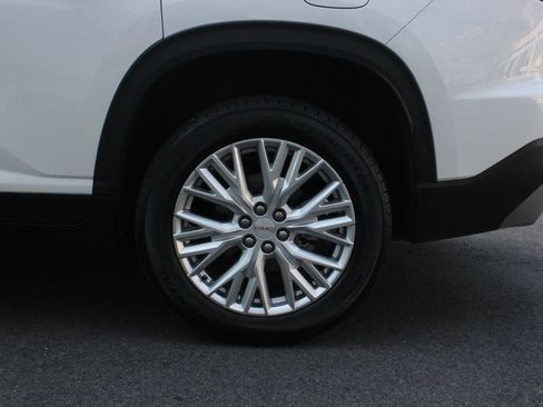Used 2026 GMC Acadia Elevation w/ Elevation Premium Package FWD image 10