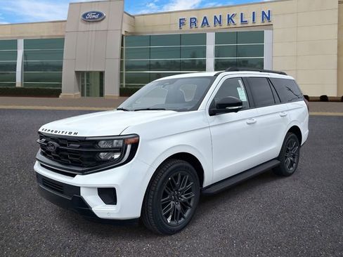 New 2026 Ford Expedition Platinum w/ Stealth Appearance Package image 3