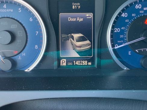 Used 2017 Toyota Camry LE FWD image 27