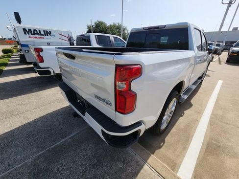 Used 2022 Chevrolet Silverado 1500 High Country w/ High Country Premium Package AWD/4WD image 4