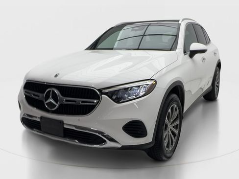 Used 2024 Mercedes-Benz GLC 300 image 4