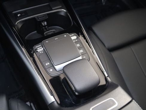 Used 2022 Mercedes-Benz GLA 250 4MATIC image 32