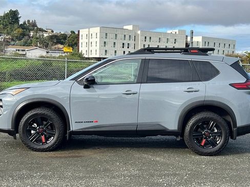 Used 2025 Nissan Rogue Rock Creek image 10
