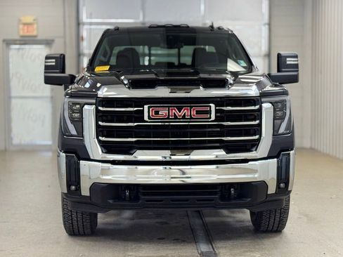Used 2026 GMC Sierra 3500 SLE w/ Preferred Package image 2