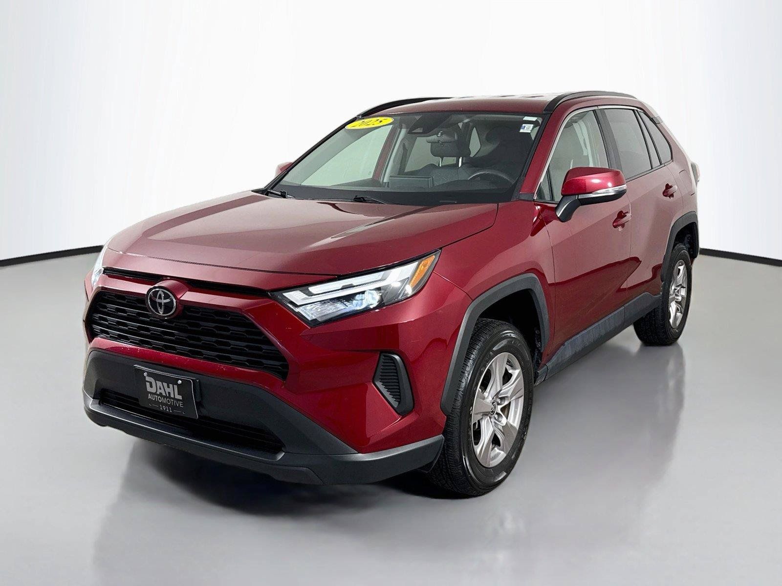 Used 2025 Toyota RAV4 XLE AWD/4WD image 4