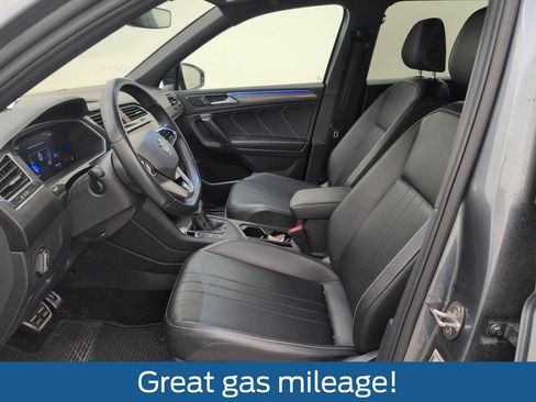 Used 2023 Volkswagen Tiguan SE R-Line FWD image 4
