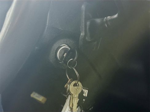 Used 2021 GMC Sierra 2500 4x4 Crew Cab w/ Convenience Package image 25