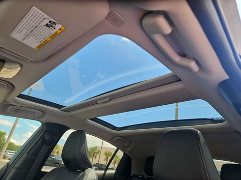 Used 2026 Toyota Prius XLE FWD image 16