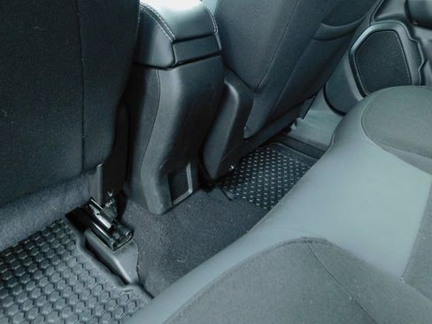 Used 2023 Jeep Renegade Latitude w/ Premium Group image 22