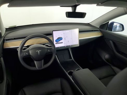 Used 2021 Tesla Model Y Long Range image 15