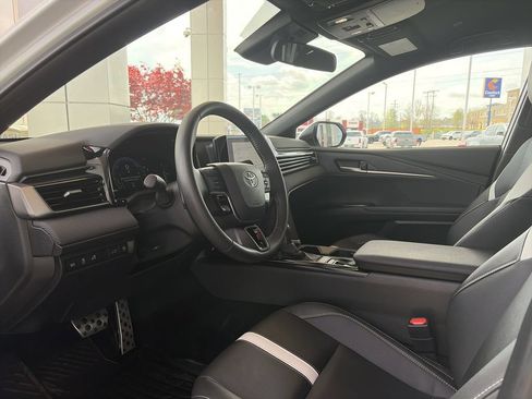Certified 2025 Toyota Camry SE FWD image 10