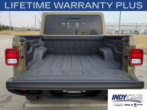 New 2026 Jeep Gladiator Sport AWD/4WD image 10