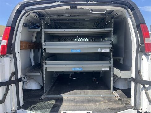 Used 2018 Chevrolet Express 2500 w/ Driver Convenience Package image 8